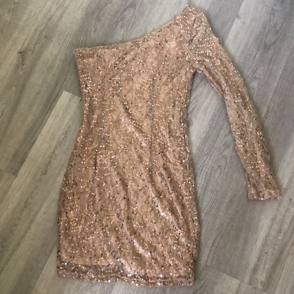 Nude Gold Sequin One Shoulder Long Sleeve Dress size SMALL